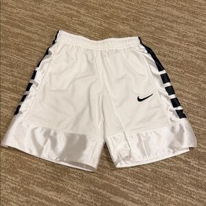 Nike Kids Elite white Athletic Shorts size small